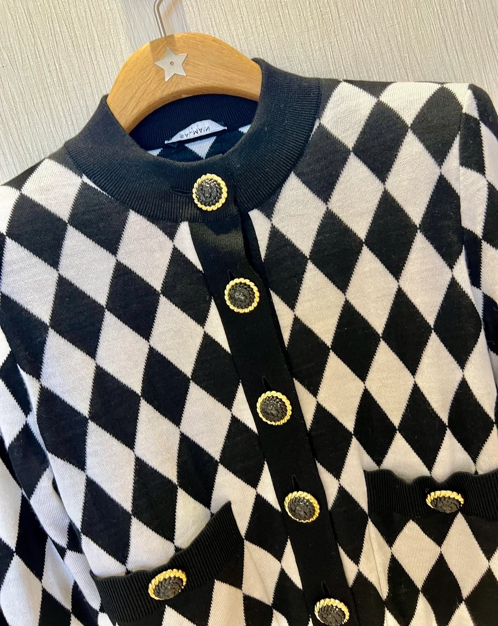 발망 다이아몬드 니트 가디건 블랙