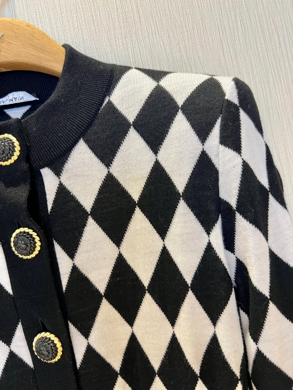 발망 다이아몬드 니트 가디건 블랙