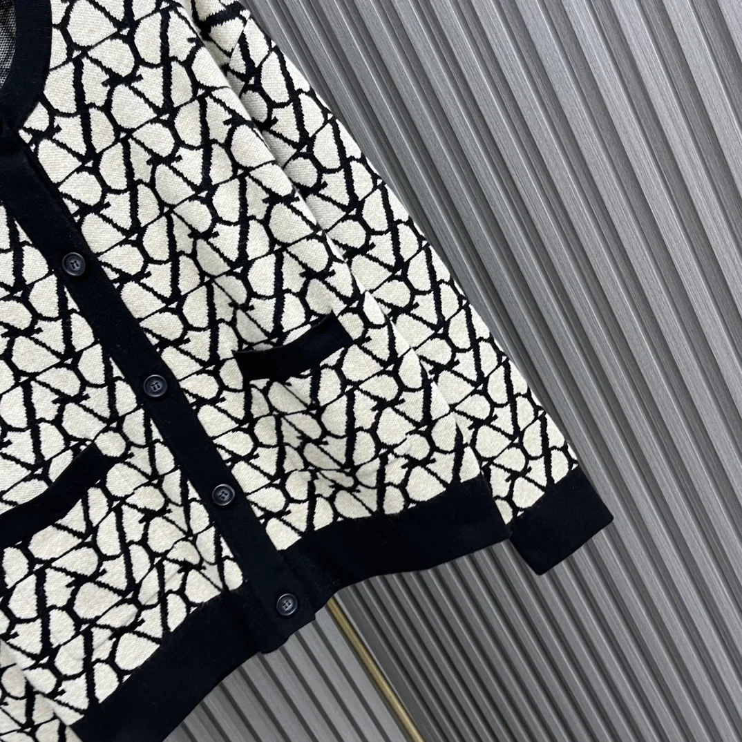 발렌티노 퓨어 뉴 울 가디건