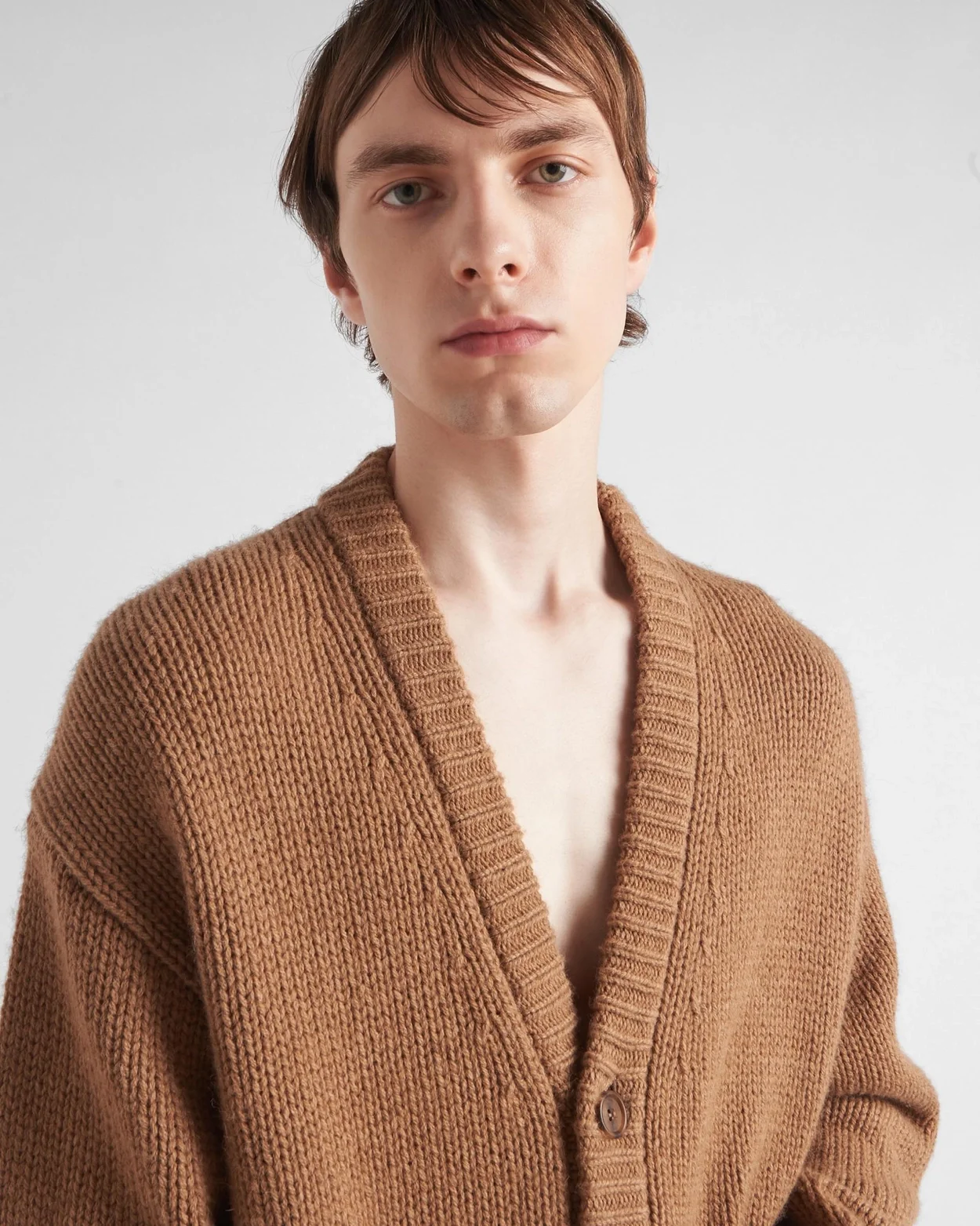 프라다 카멜 브라운 가디건