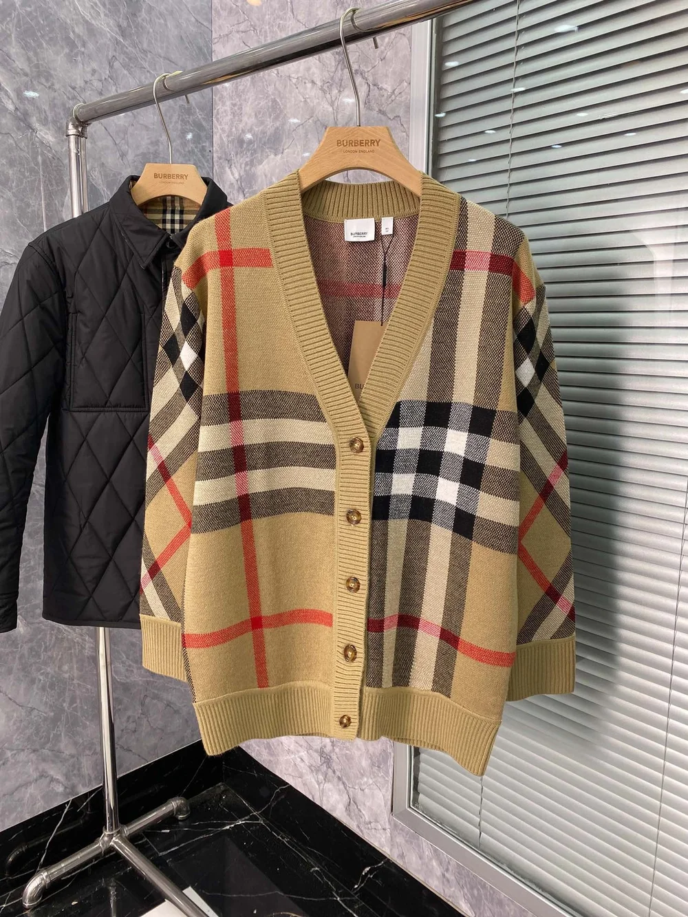 버버리 체크 울 블렌드 가디건