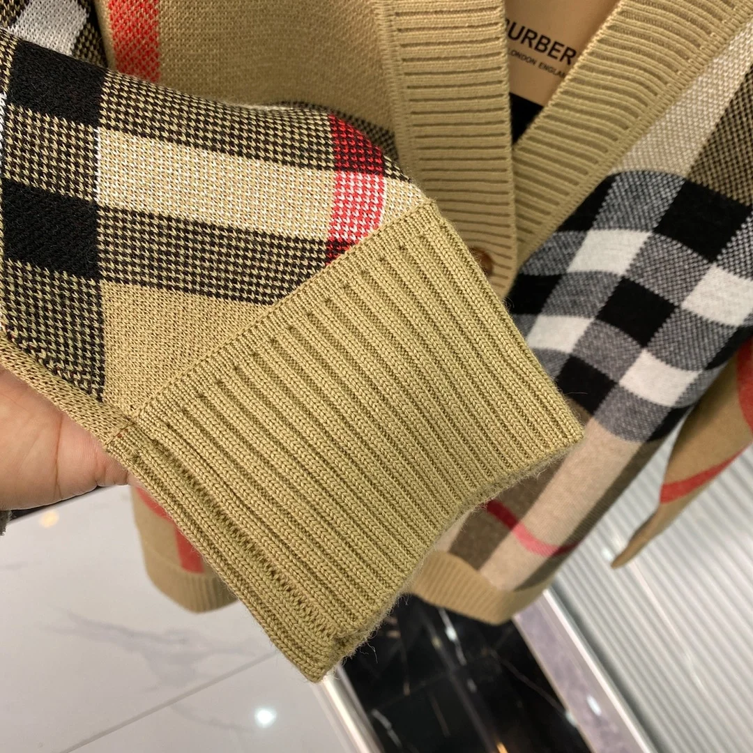 버버리 체크 울 블렌드 가디건