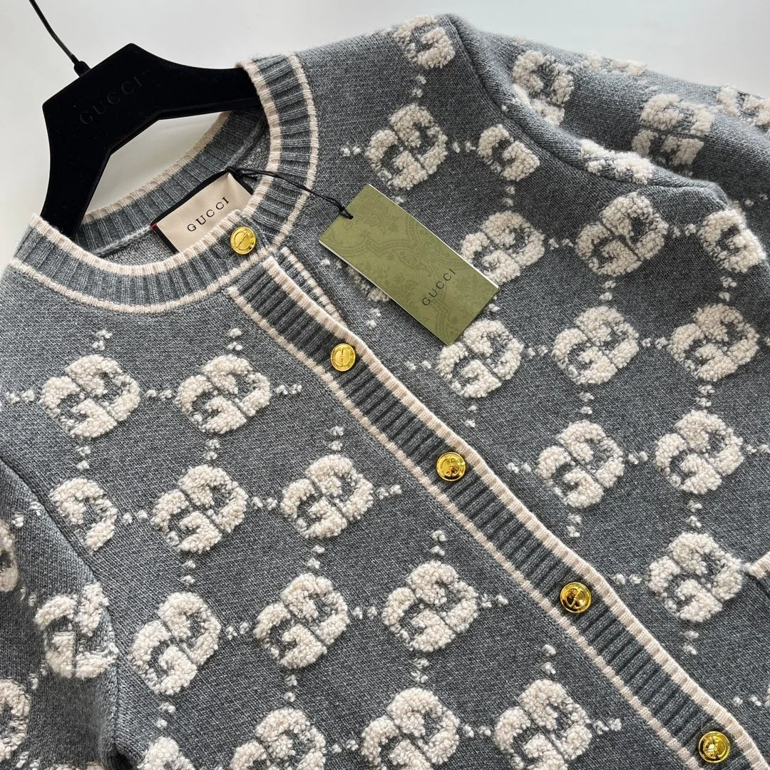 구찌 GG 울 버클 자카드 가디건