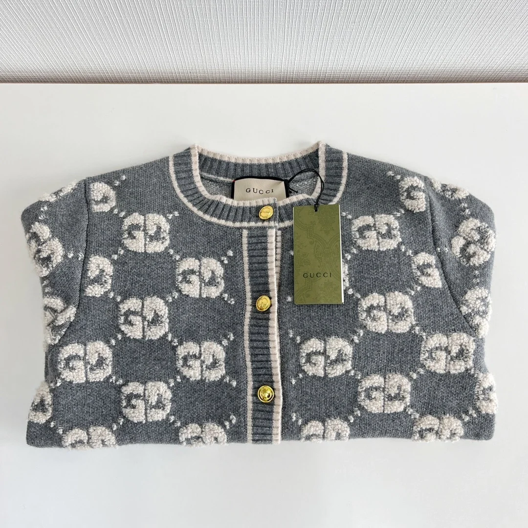 구찌 GG 울 버클 자카드 가디건