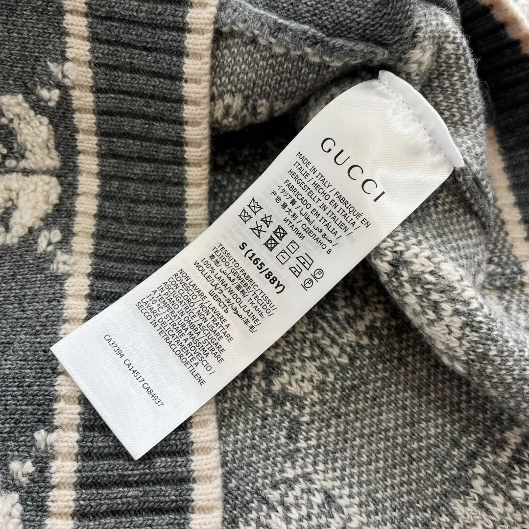 구찌 GG 울 버클 자카드 가디건