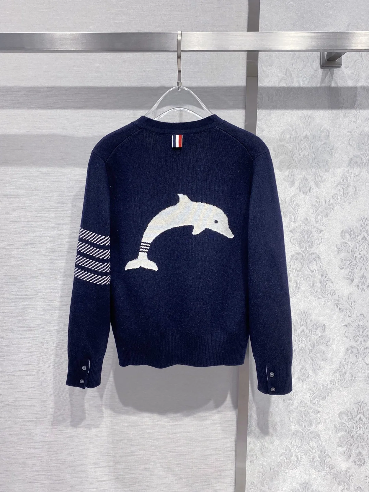 톰브라운 돌핀 아이콘 브이넥 가디건