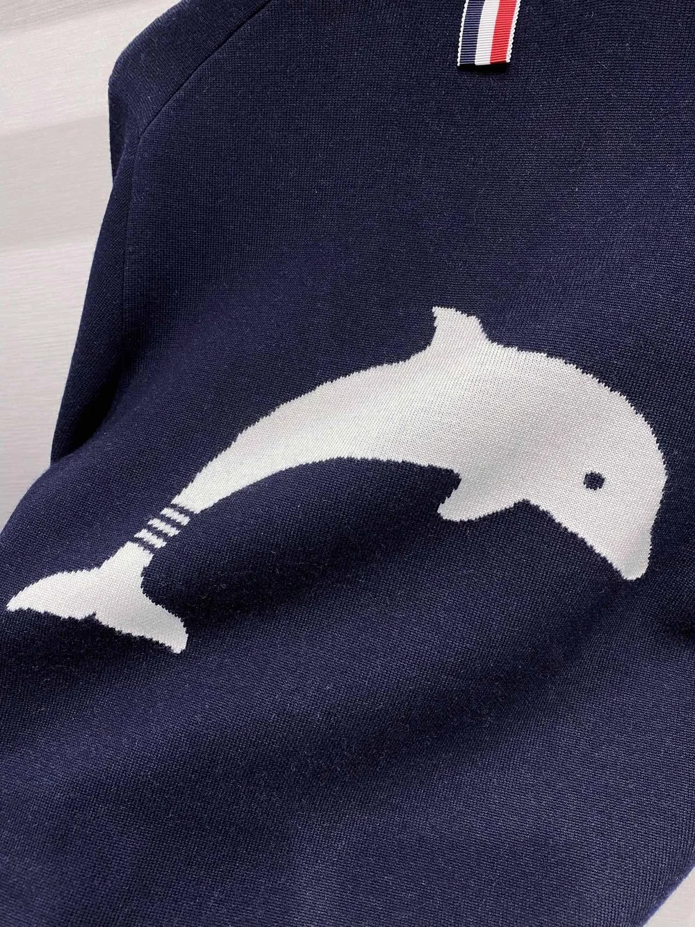 톰브라운 돌핀 아이콘 브이넥 가디건