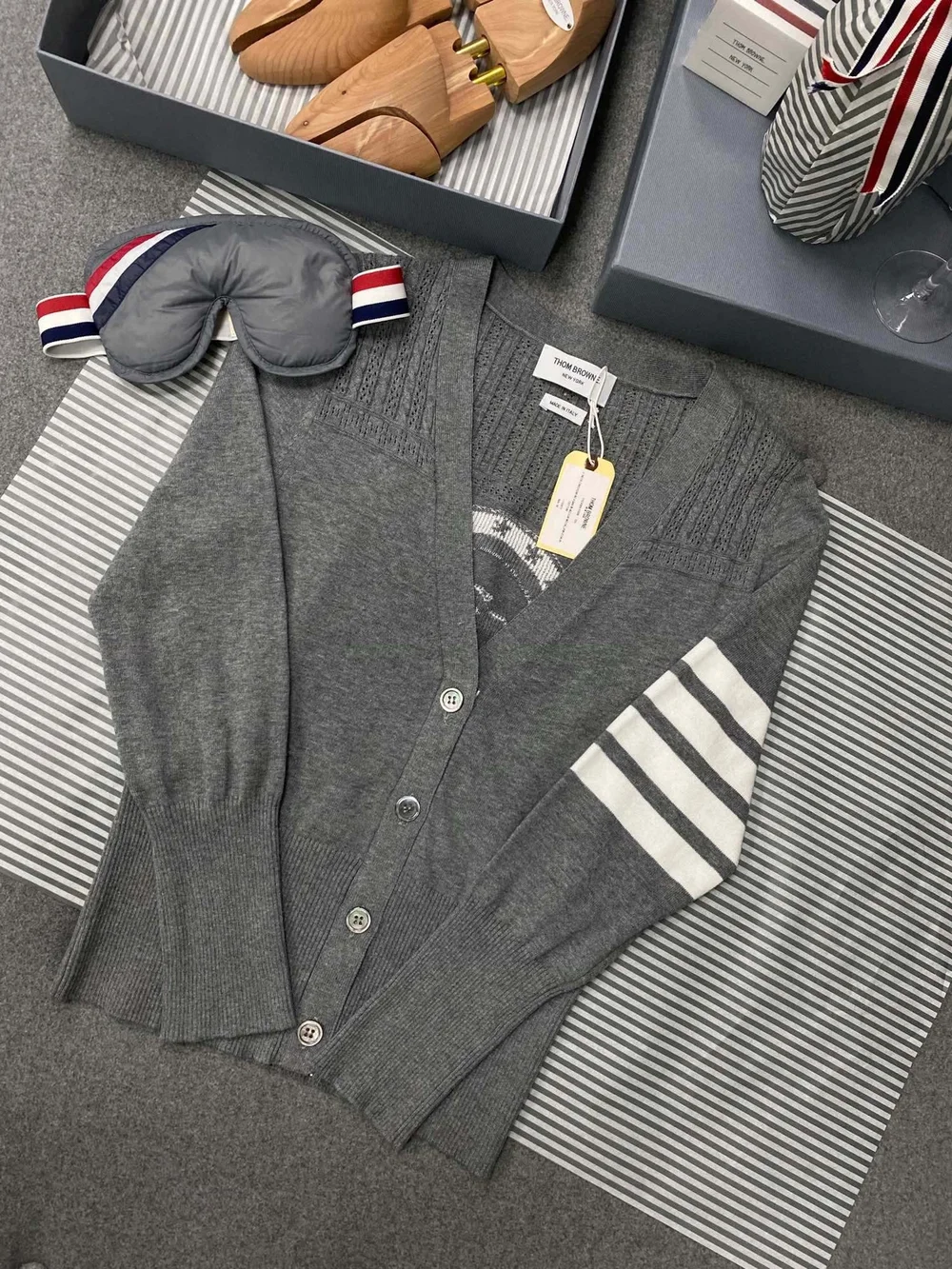 톰브라운 헥터 메달리온 가디건 그레이
