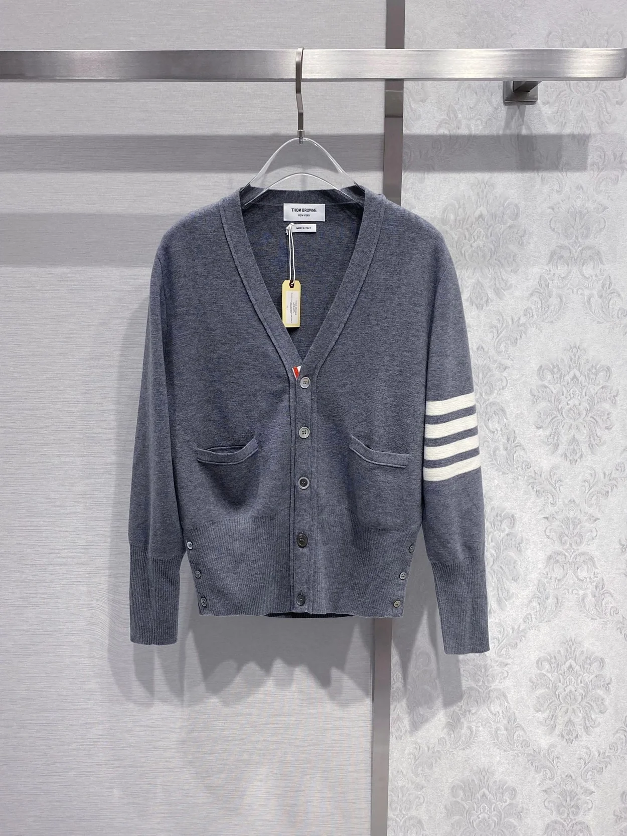 톰브라운 4바 사선완장 가디건 그레이