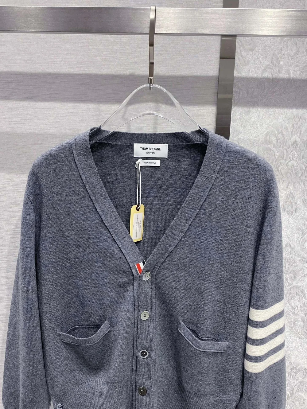톰브라운 4바 사선완장 가디건 그레이