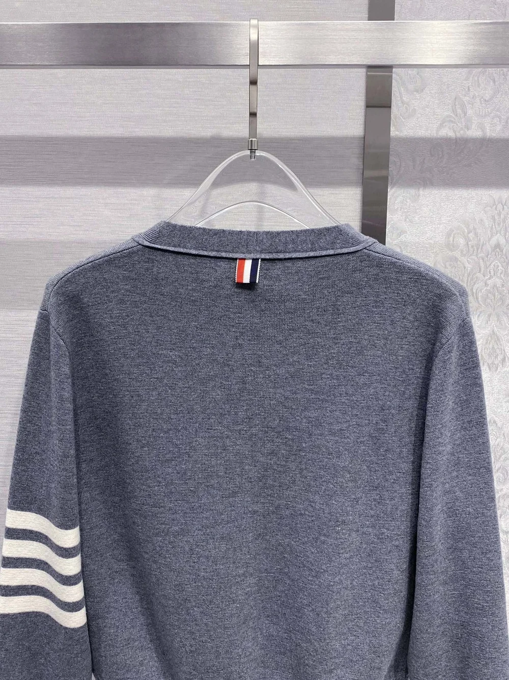 톰브라운 4바 사선완장 가디건 그레이