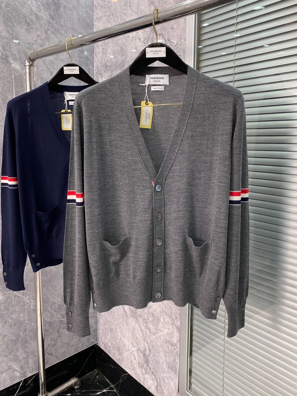 톰브라운 RWB 니트 가디건 그레이