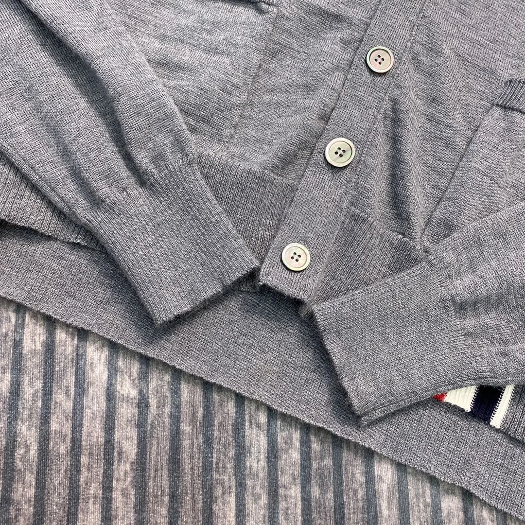 톰브라운 4바 스트라이프 디테일 가디건