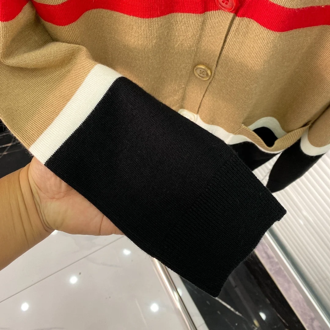 버버리 스트라이프 캐시미어 실크 가디건