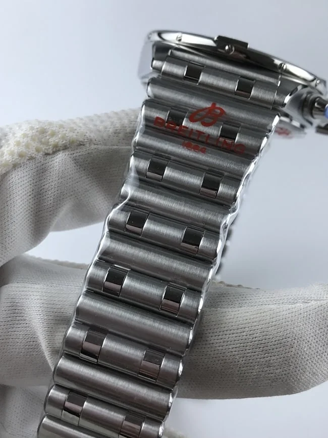 브라이틀링 크로노맷 실버 다이얼 브슬