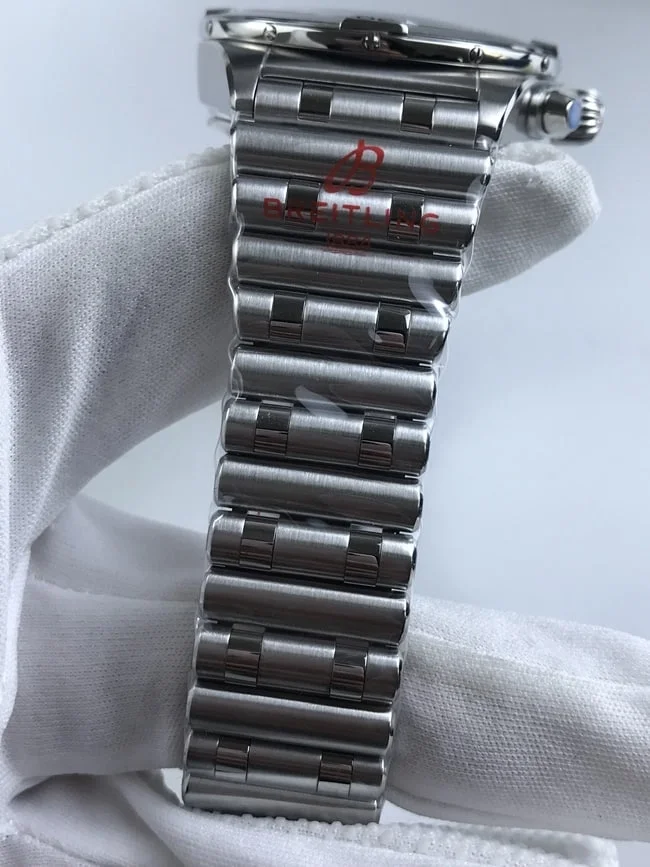 브라이틀링 크로노맷 그린 다이얼 브슬