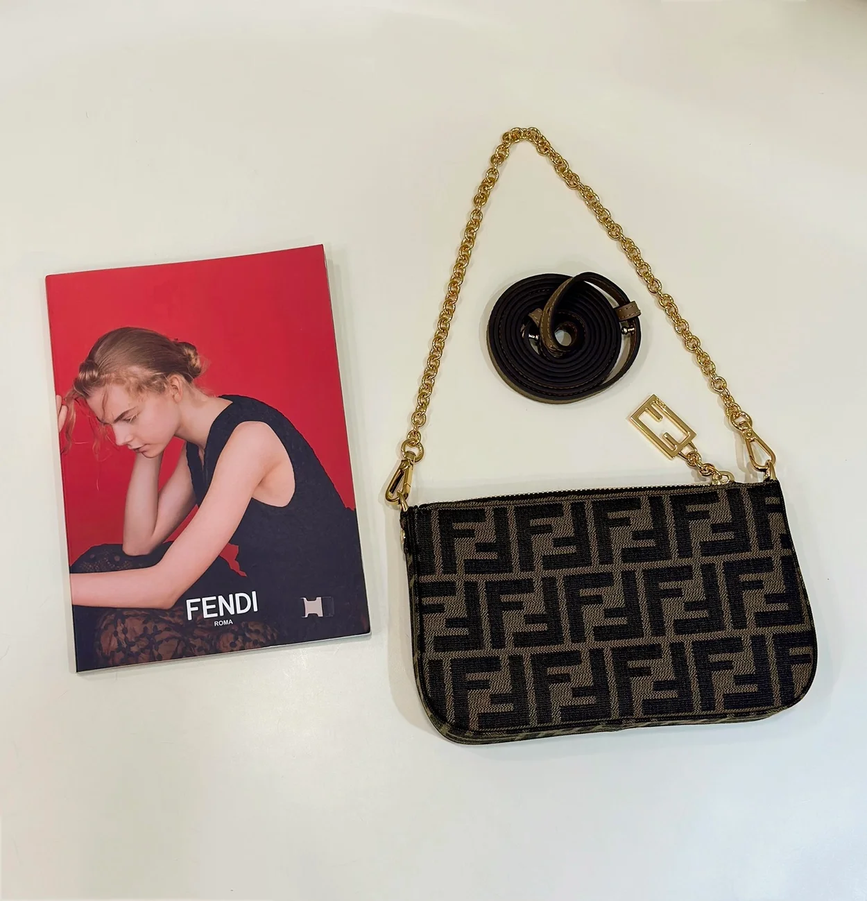 펜디 자카드 FF 패브릭 체인 클러치 브라운