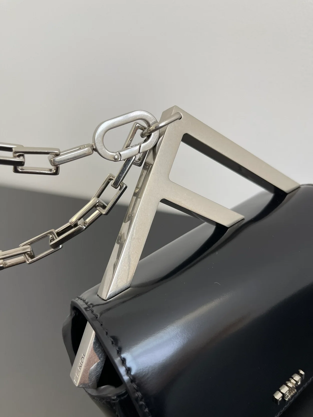 펜디 나노 백 F 블랙