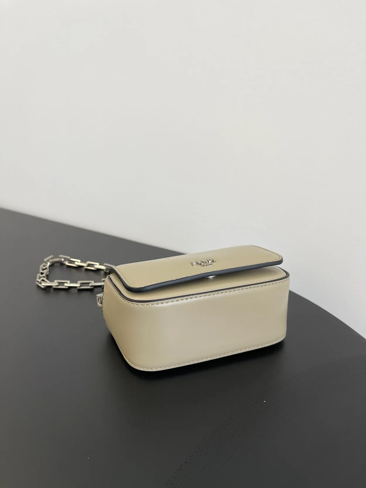 펜디 나노 백 F 베이지