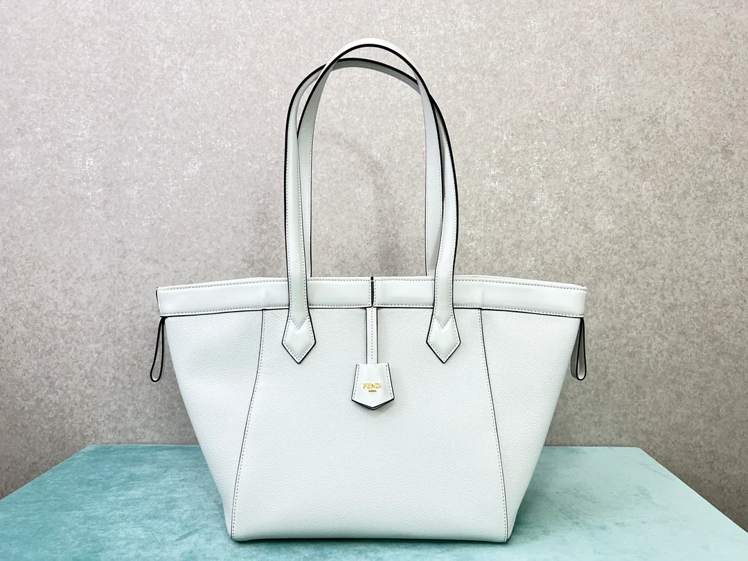 펜디 오리가미 내추럴 미디엄 백 화이트