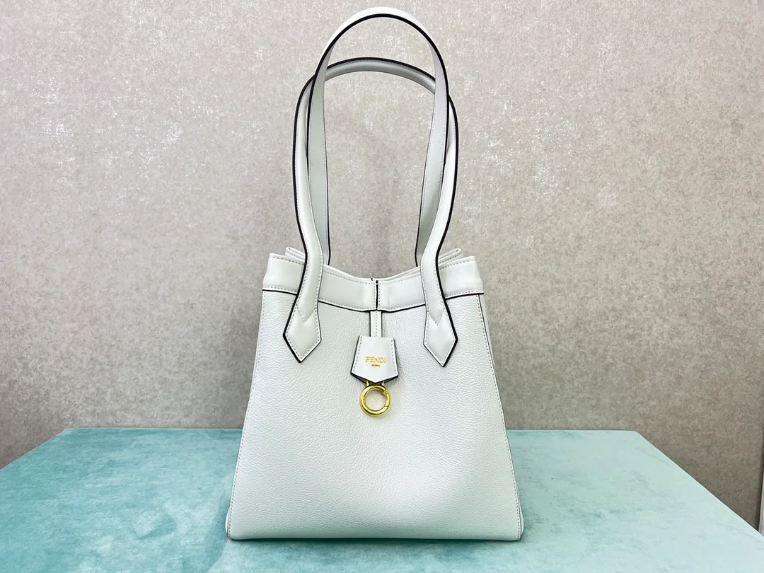 펜디 오리가미 내추럴 미디엄 백 화이트