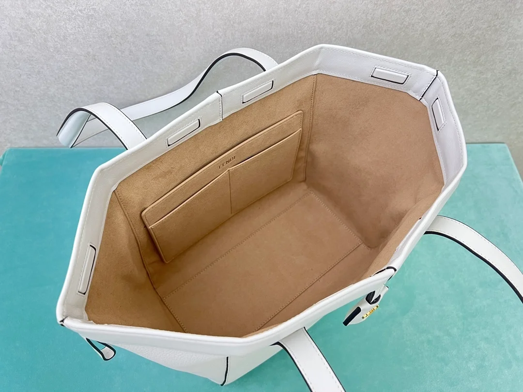 펜디 오리가미 내추럴 미디엄 백 화이트