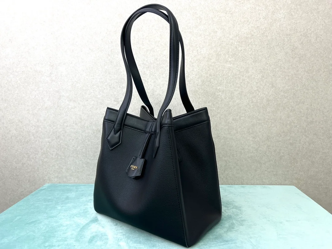 펜디 오리가미 내추럴 미디엄 백 블랙