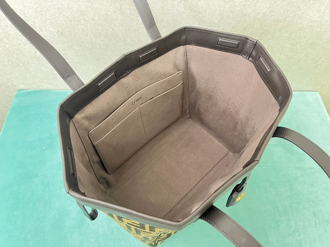 펜디 오리가미 FF 자카드 패브릭 미디엄 백