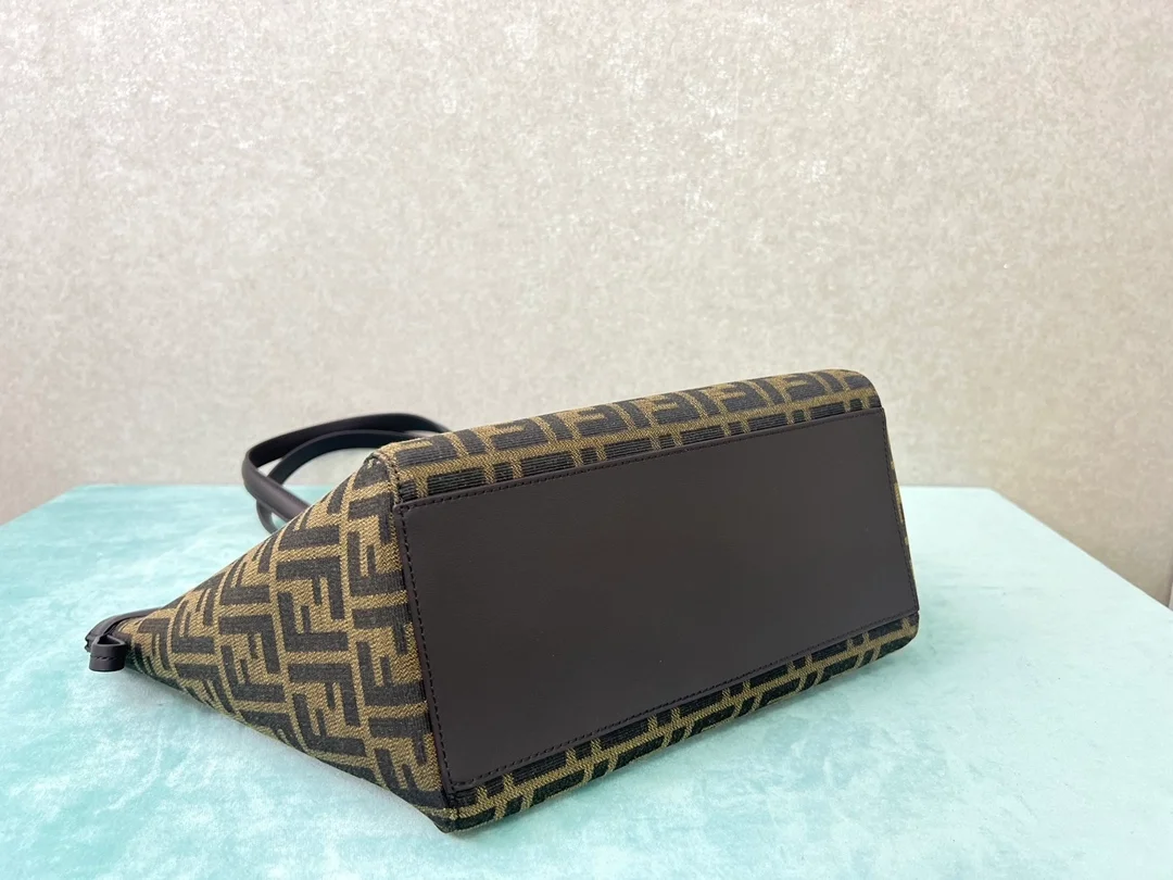 펜디 오리가미 FF 자카드 패브릭 미디엄 백