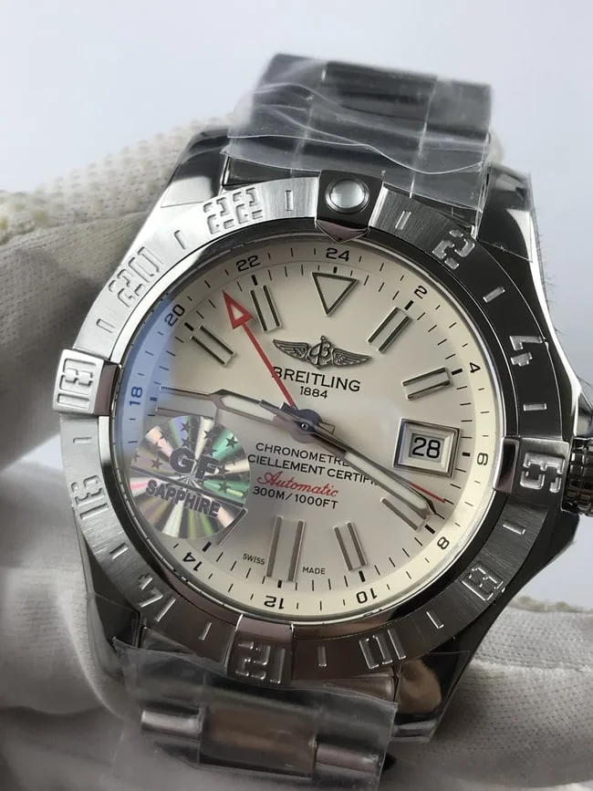 브라이틀링 어벤져 2 GMT 화이트다이얼