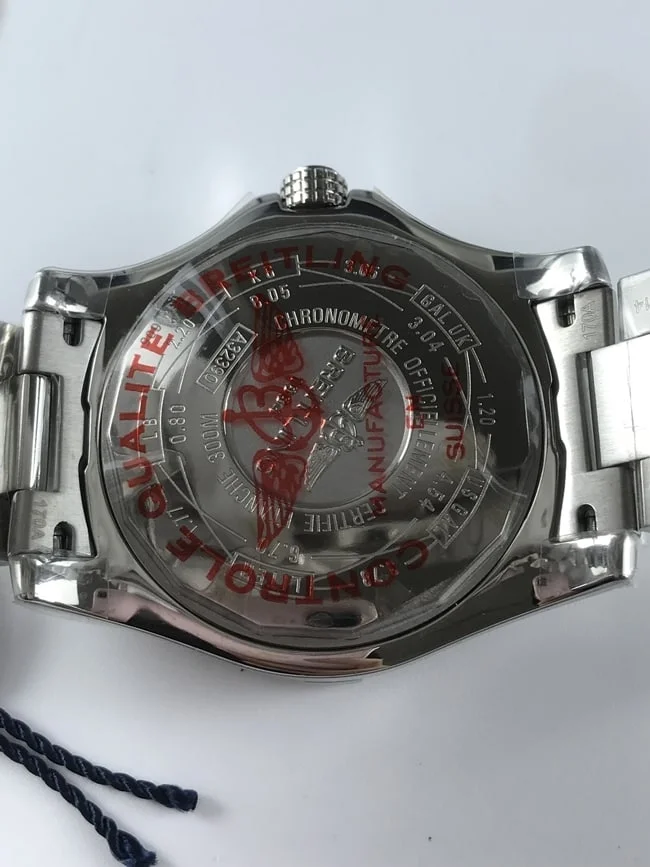 브라이틀링 어벤져 2 GMT 화이트다이얼