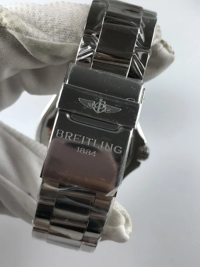 브라이틀링 어벤져 2 GMT 화이트다이얼