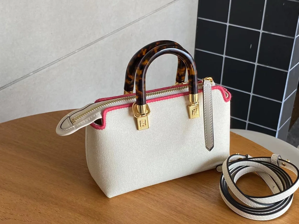 펜디 로마 바이 더 웨이 미니 백 핑크