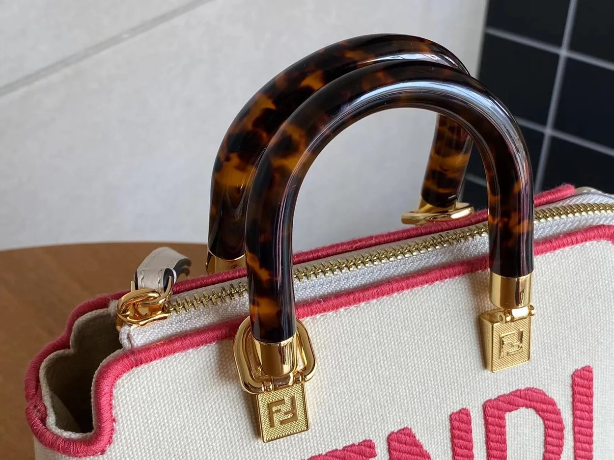 펜디 로마 바이 더 웨이 미니 백 핑크