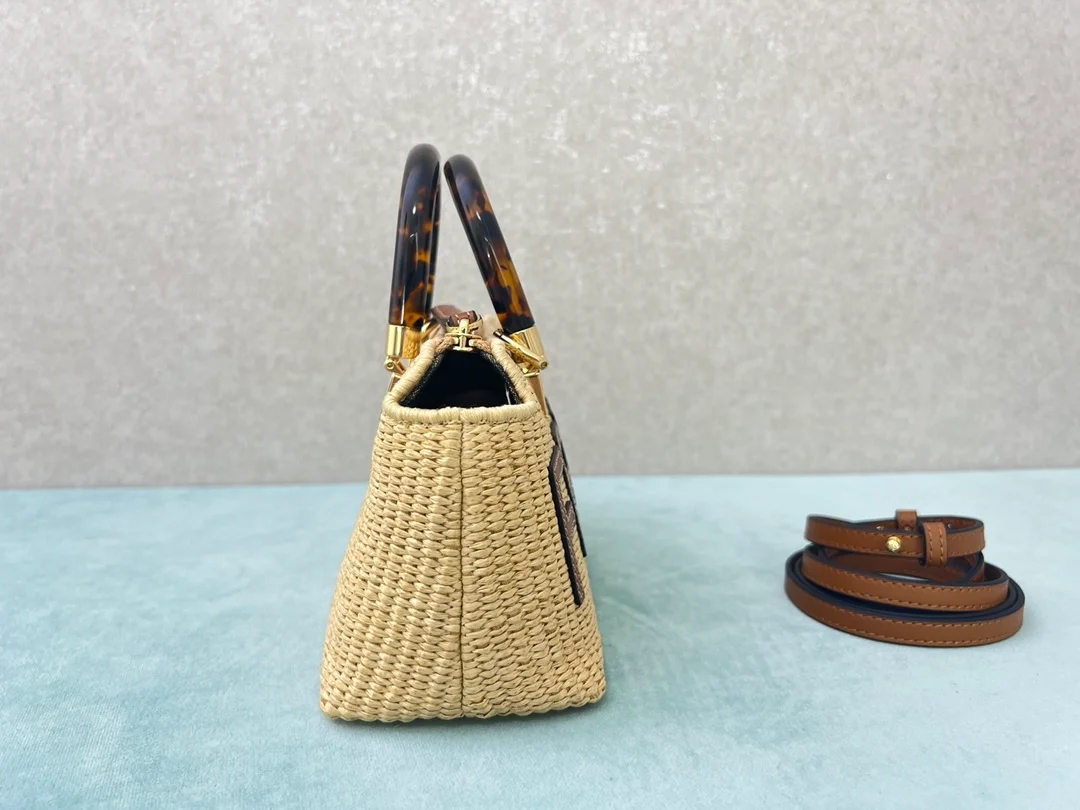 펜디 로마 바이 더 웨이 미니 백 베이지