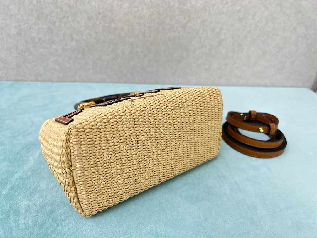 펜디 로마 바이 더 웨이 미니 백 베이지