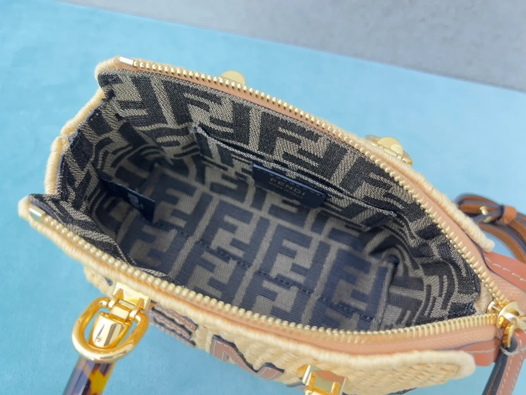 펜디 로마 바이 더 웨이 미니 백 베이지