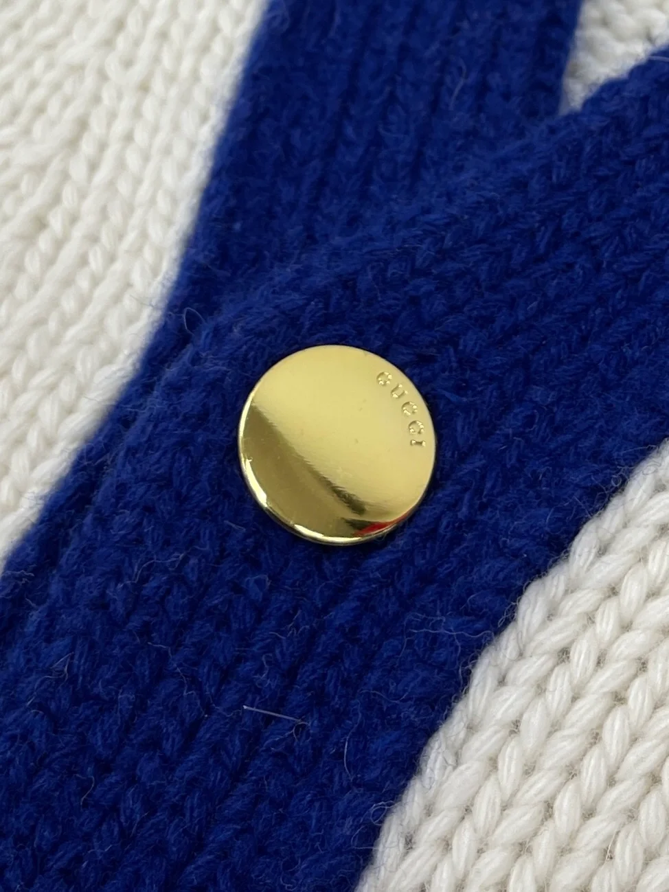 구찌 레빗 엠브로이드 브이넥 가디건