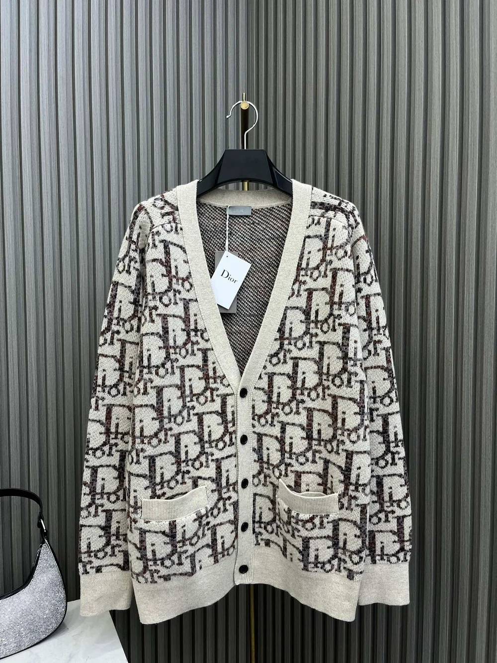 디올 오블리크 가디건