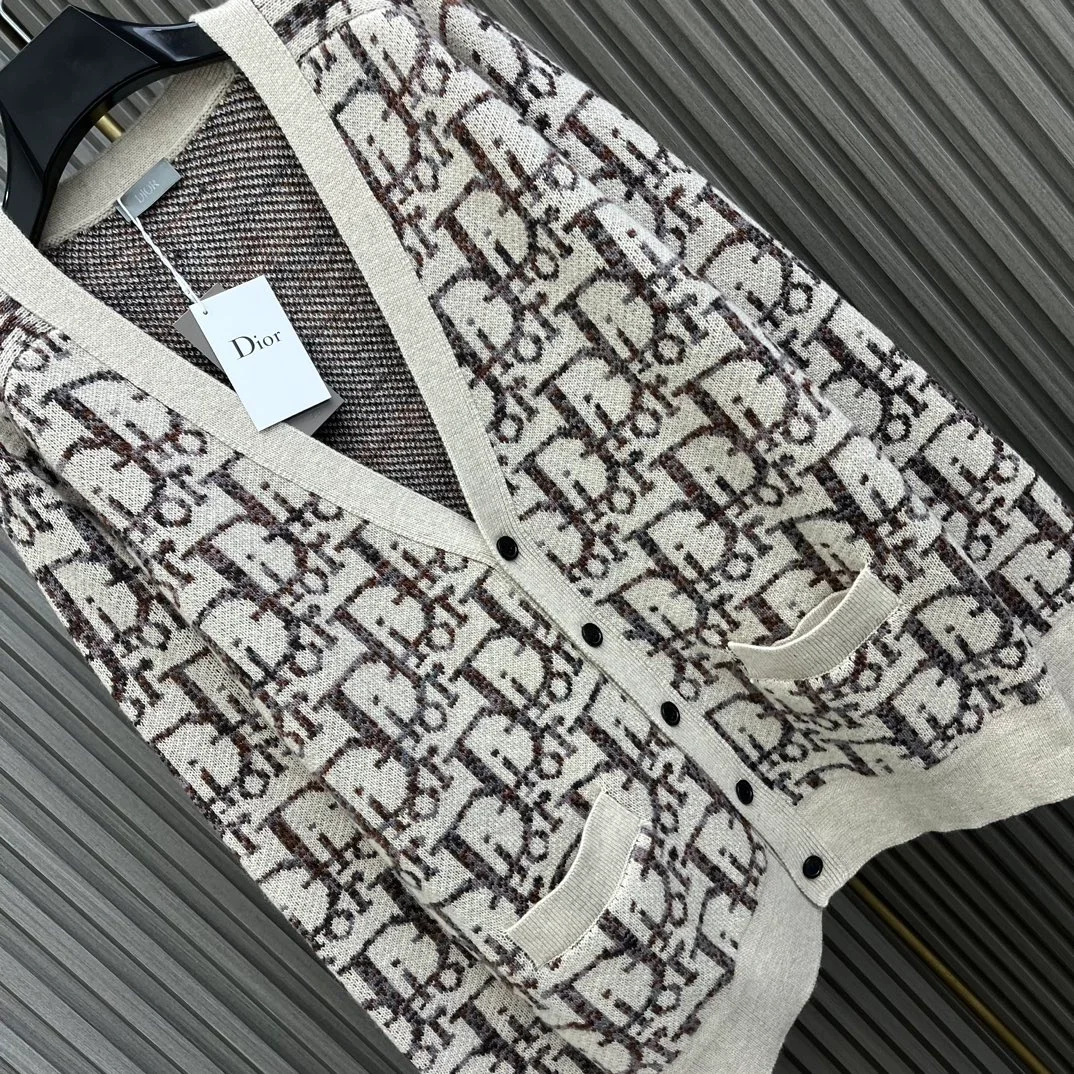 디올 오블리크 가디건