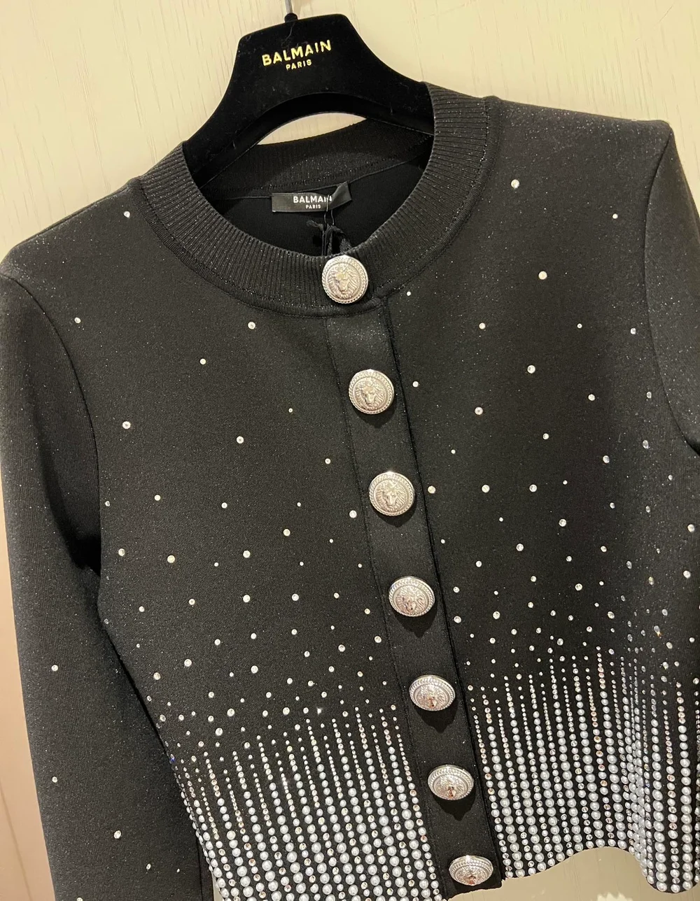 발망 크리스탈 엠벨리시드 니트 가디건