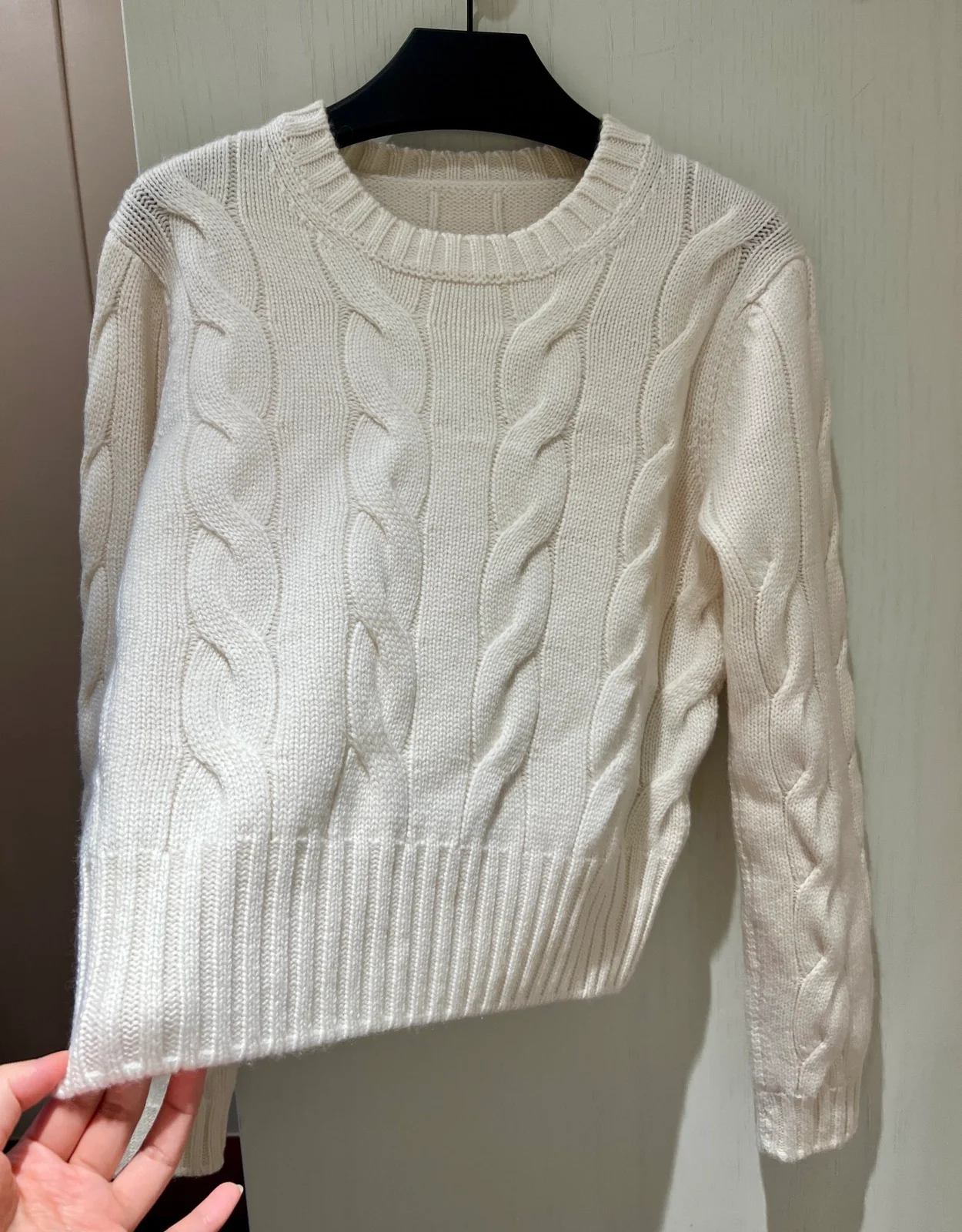 로로피아나 네피어 캐시미어 크루넥 니트 화이트