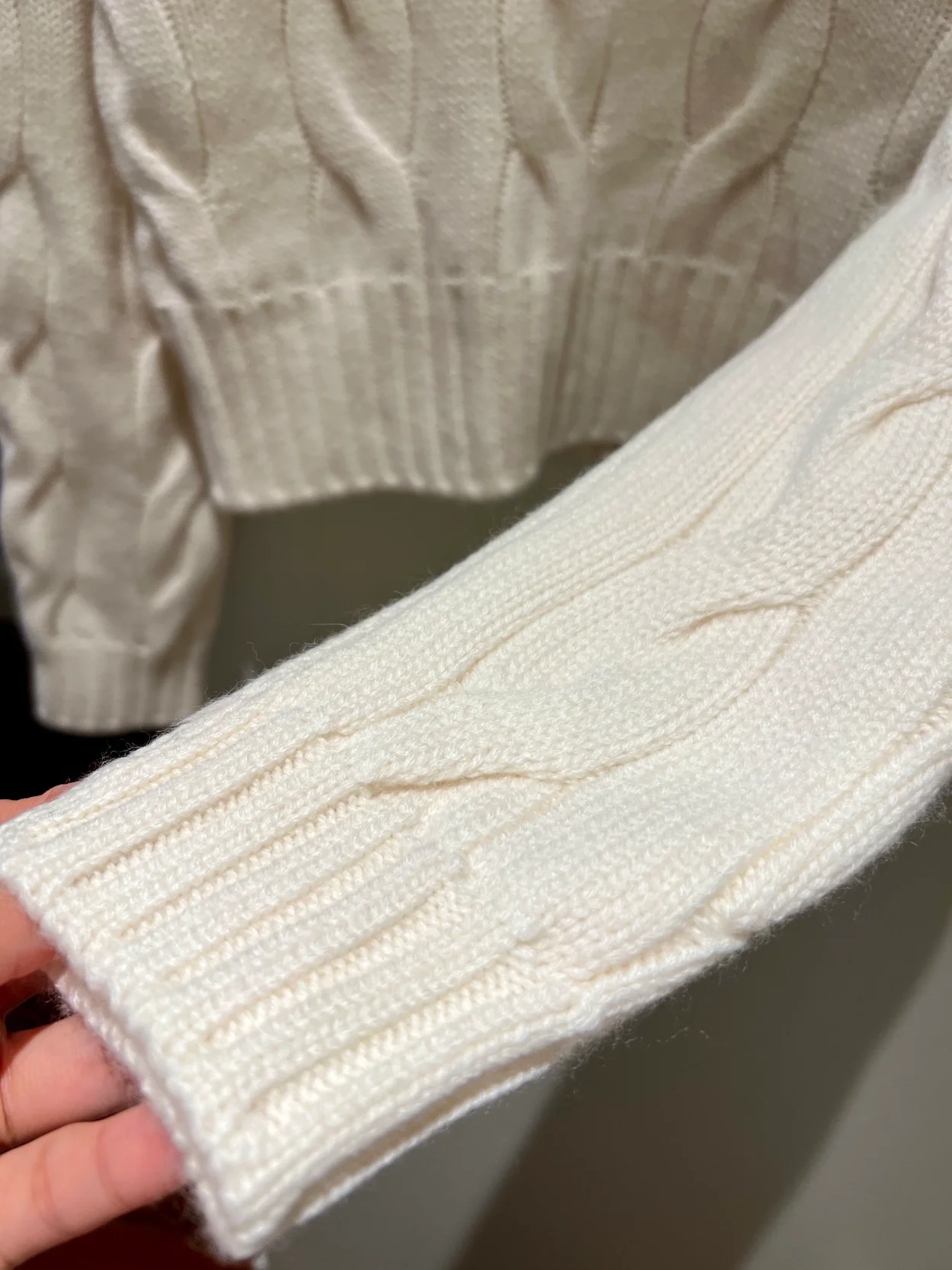 로로피아나 네피어 캐시미어 크루넥 니트 화이트