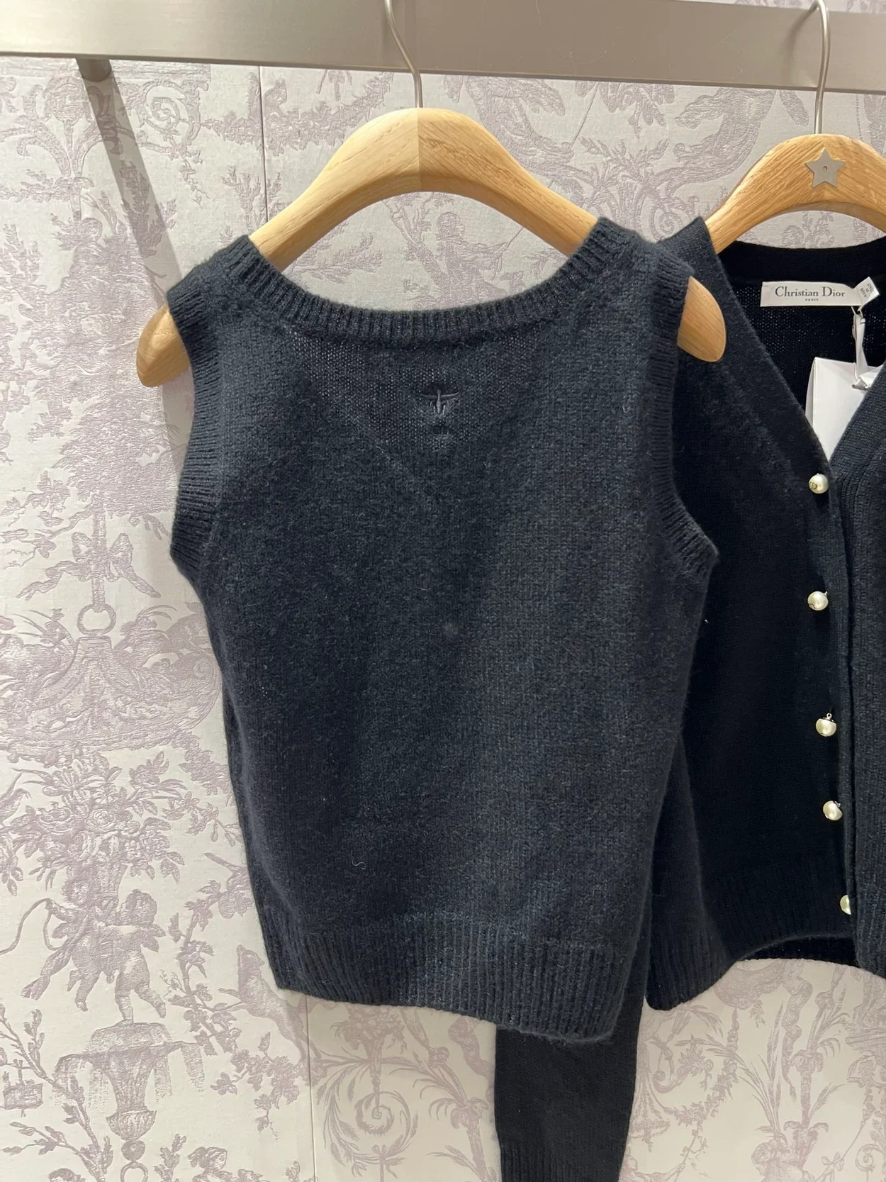 디올 아마릴리스 블랙 캐시미어 반소매 니트