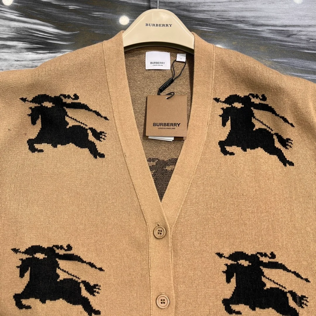 버버리 EKD 코튼 가디건 브라운