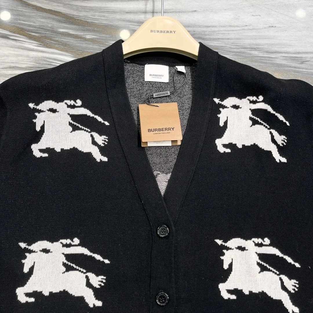버버리 EKD 코튼 가디건 블랙