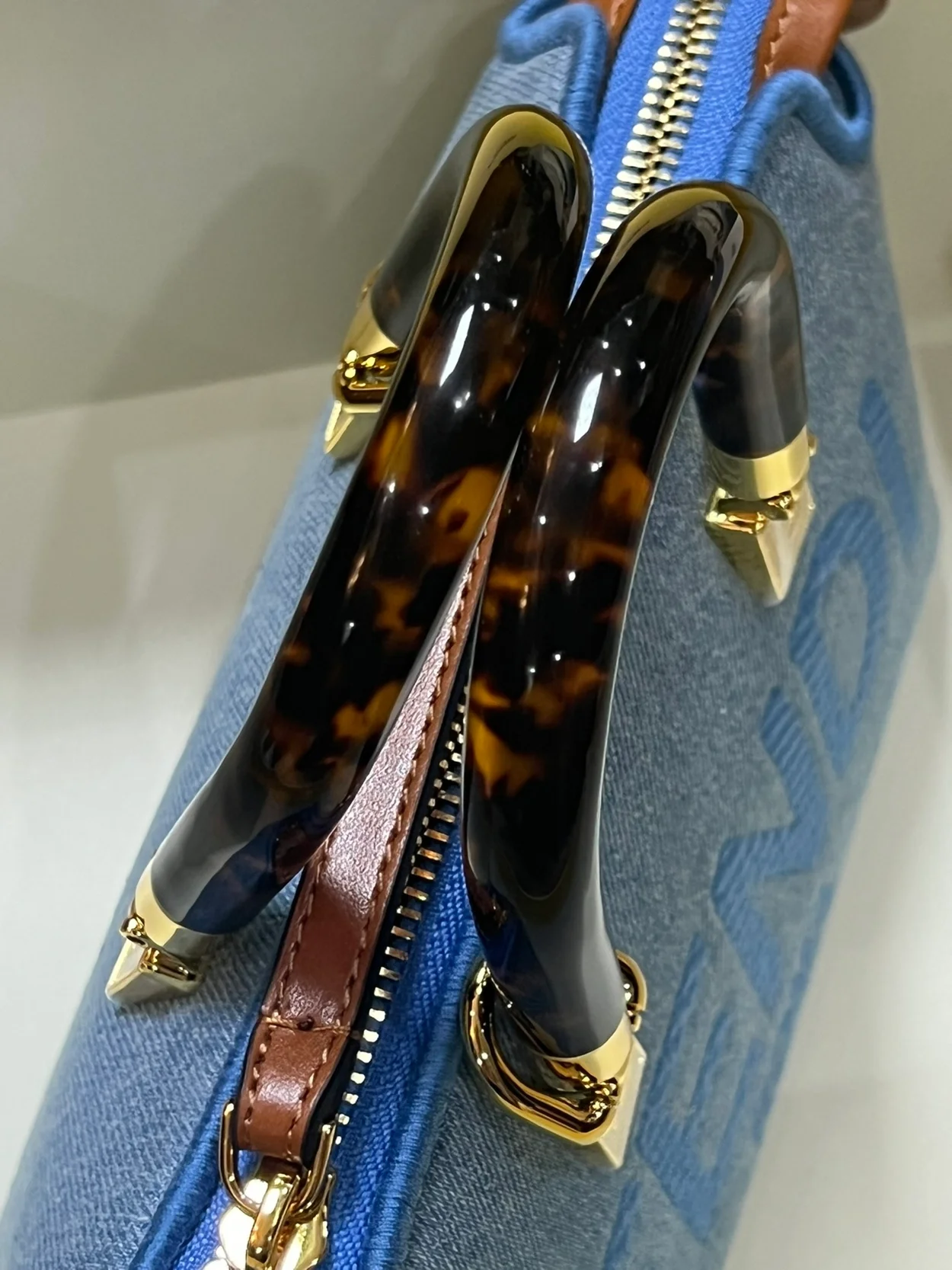 펜디 바이 더 웨이 스몰 보스턴 백 블루