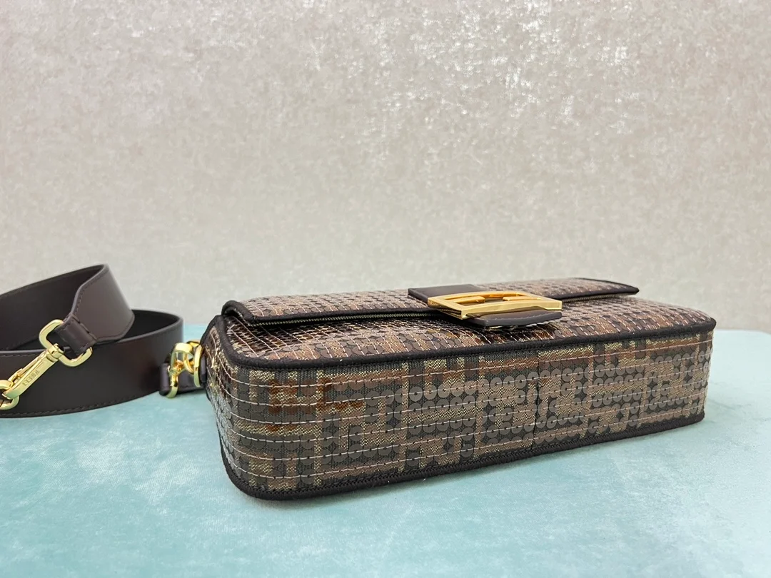 펜디 바게트 FF 자카드 시퀸 패브릭 백