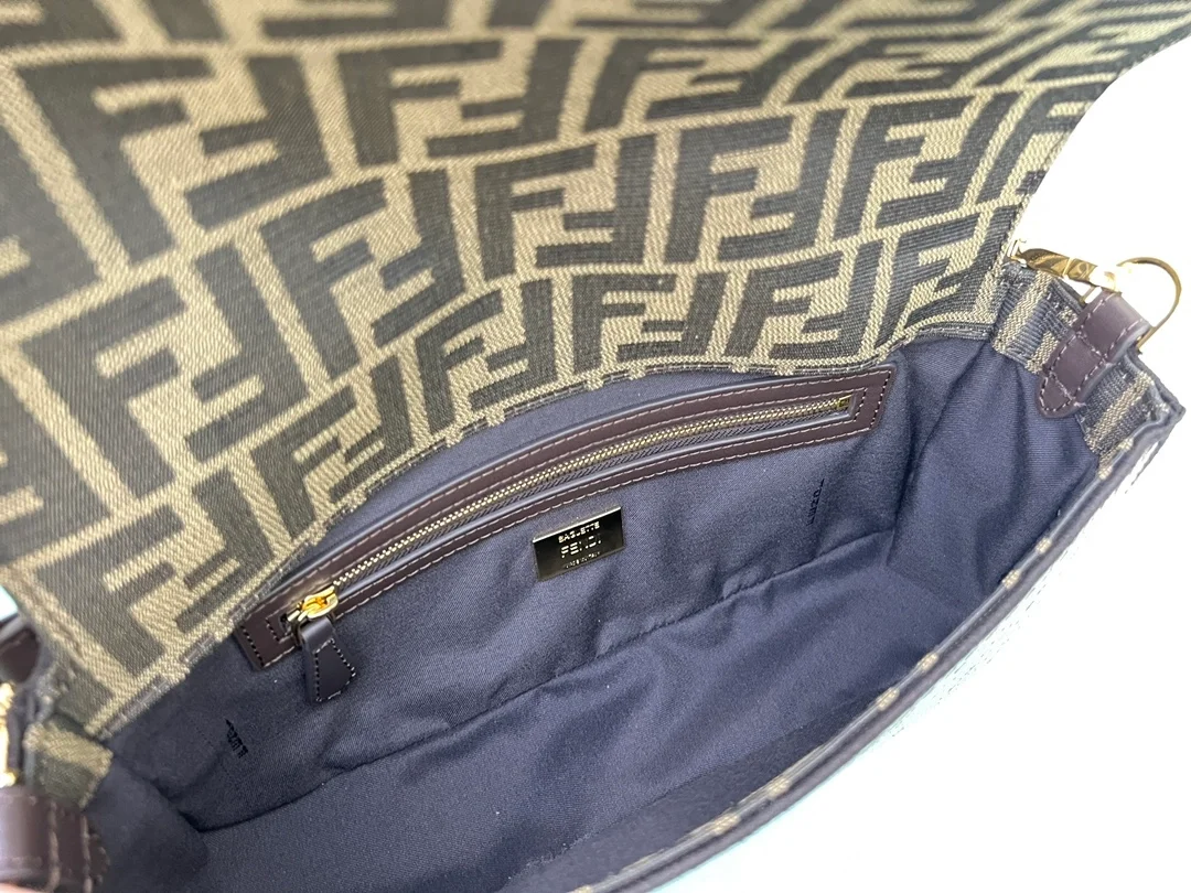 펜디 바게트 FF 자카드 시퀸 패브릭 백