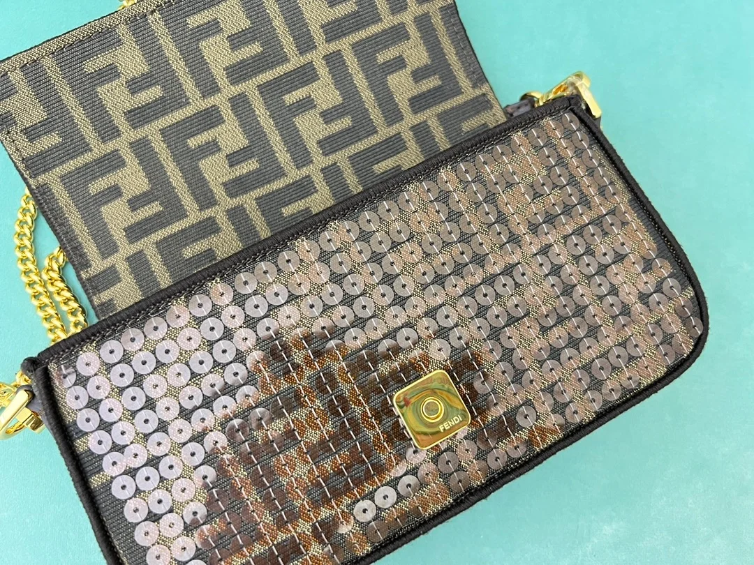 펜디 바게트 미니 FF 자카드 시퀸 패브릭 백